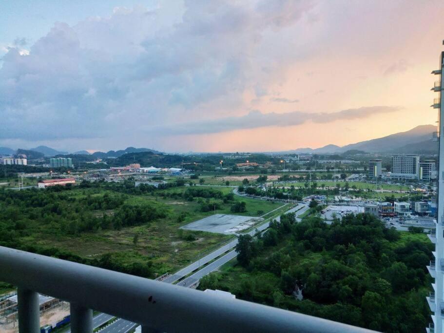 Luxurious Homestay 3Br With Pool Meru Ipoh 8 Pax Extérieur photo