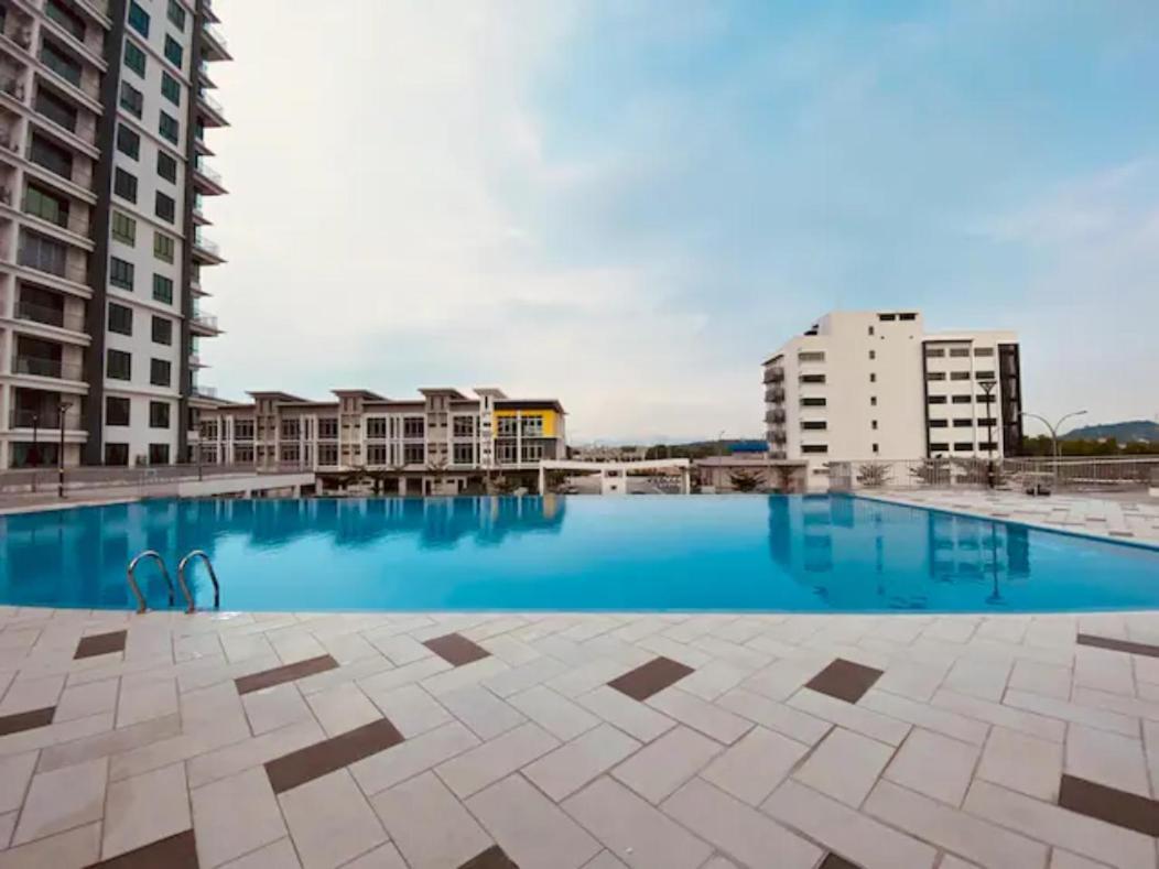 Luxurious Homestay 3Br With Pool Meru Ipoh 8 Pax Extérieur photo